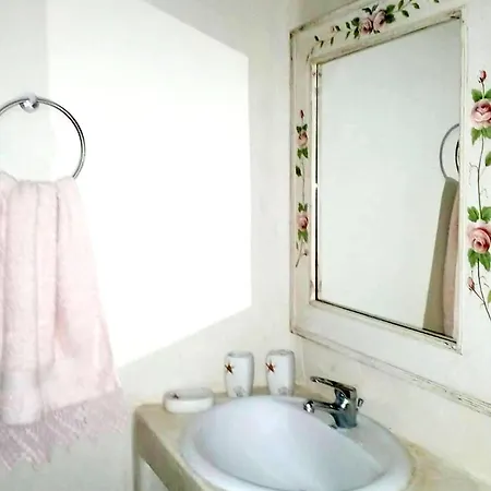 Cheerful 2 Bedroom With Pool. Parikia (Paros)